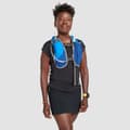 Miniatyrbild 10 av 11: ULTIMATE DIRECTION TRAIL VEST 5.4L Onyx, löparväst unisex