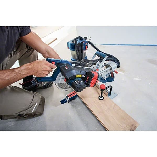 Bosch Professional Geringssavkasse Gcm 18v-216 2x5.5ah Pro Core 18v Søvfarvet