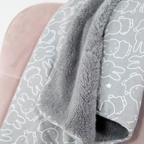 ROBA babyfilt - Miffy® - 80x80 cm - Fleece och mjuk bomull - Kaninmönster