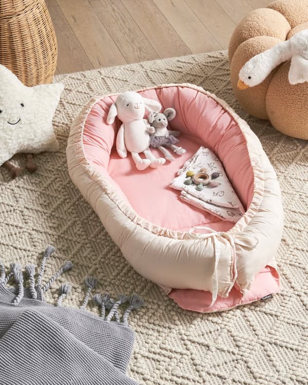 Vendbar babykokon i pink og beige bomuld 55 x 90 cm til nyfødte og spædbørn