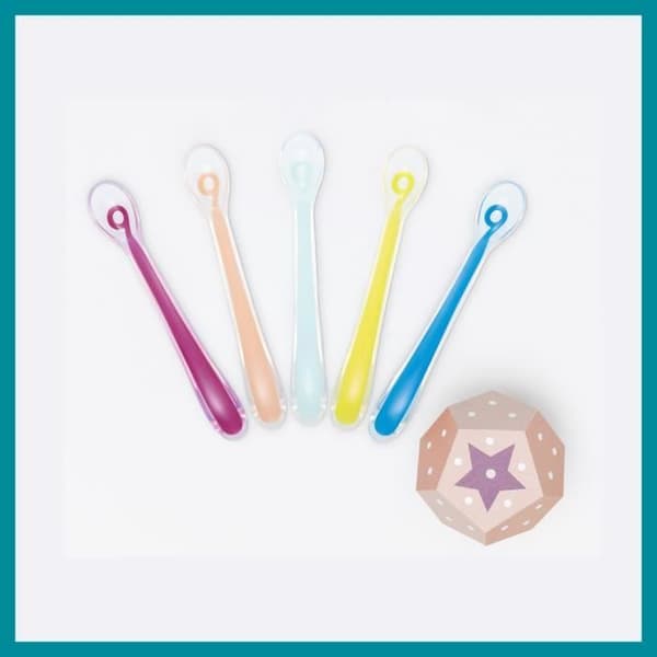 BABYMOOV Set med 5 1st Age silikon babyskedar, ergonomiska, diskmaskinssäkra, BPA-fria, flerfärgade