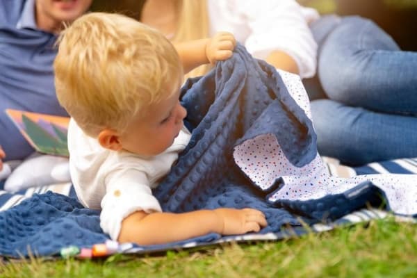 Sensillo MINKY BLANKET 75x100 GRÅ TEPE 4306/4261