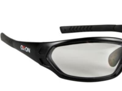 Eyewear Speed Plus Comfort Clear med klare linser er den eksklusive og sikkerhedsgodkendte brille til dig, som har brug for en super