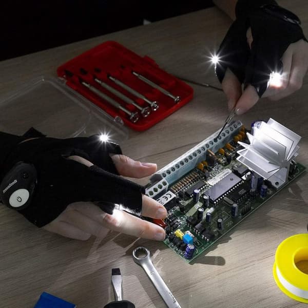 Sormettomat LED-käsineet - musta
