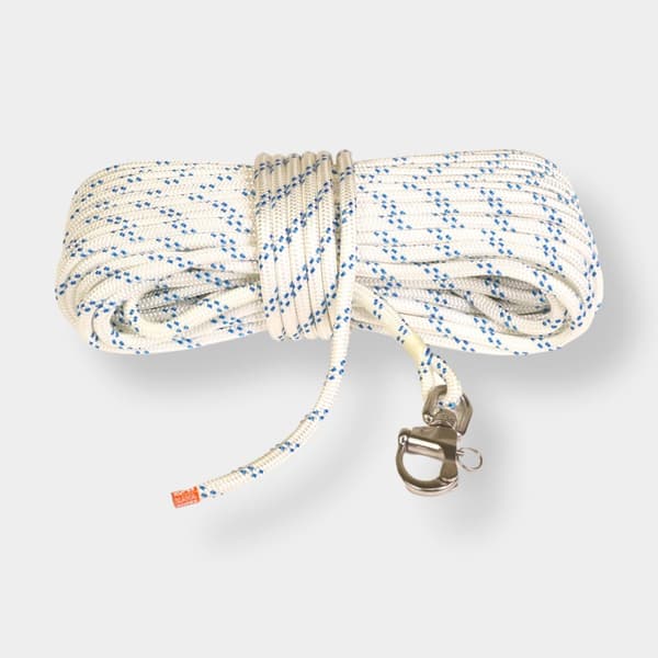 Fallina med insplitsad skothake Kaya Ropes Lupes Plain, polyester-kärna, 24-flätat polyester-hölje, vit/blå Tamputförande: 45 meter x Ø12 mm