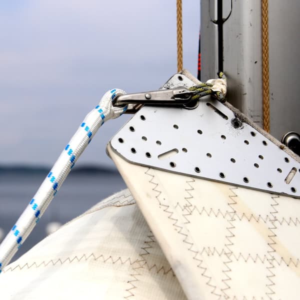 Storfall med insplitsat nyckelschackel NOCK Örskär, polyester-kärna, 32-flätat polyester-hölje, vit/blå Tamputförande: 30 meter x Ø8 mm