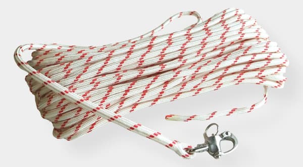 Fallina med insplitsad skothake NOCK Örskär, polyester-kärna, 32-flätat polyester-hölje, vit/röd Tamputförande: 30 meter x Ø8 mm