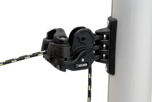 Mastsvirvel med skotlås Seldén Mast Swivel/Cam Cleat 27, passar tampar Ø3 - 7 mm