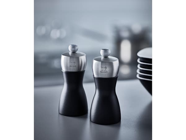 FIDJI salt- och pepparkvarnar 12 cm svart