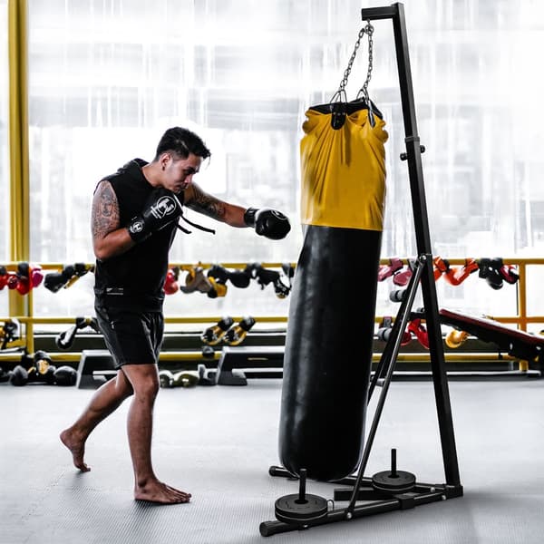 Sammenfoldelig boksesækstativ 68kg 150lbs Standalone Højdejusterbar 182cm - 230cm / 6ft - 7.5ft Kampsportsudstyr Stabilt trekantet basestål