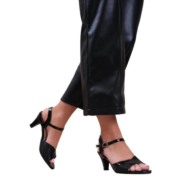 Where's That From Womens/Ladies Stormi Buckle Low Heel Sandals