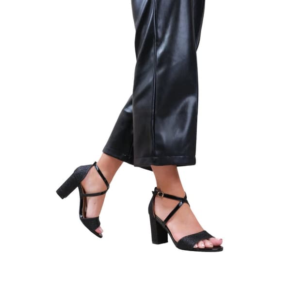 Where's That From Dam/Ladies Ruth Crossover Strap Extra Wide Sandaler med hög blockklack