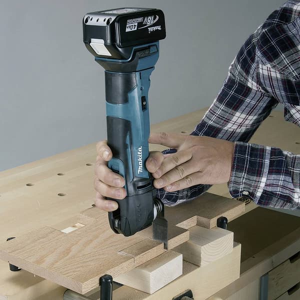 Makita DTM51Z Multiverktyg batteridriven exkl. batteri/laddare, Utan laddare 18 V Antal batterier som ingår 0