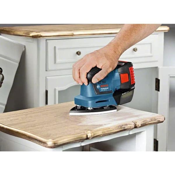 Vibrerande slipmaskin - BOSCH - GSS18 V-10 - Utan batteri, utan laddare - tillbehör - L-Boxx - 06019D0202