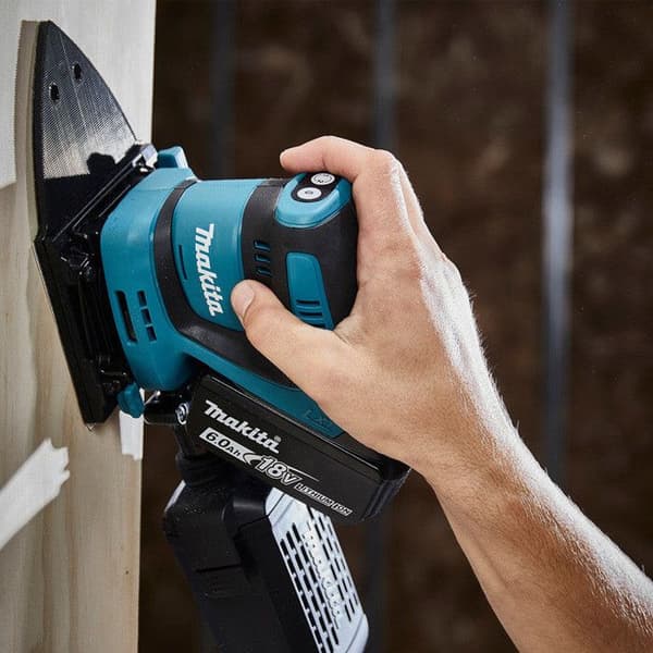 Makita DBO480Z 18V 102 x 112mm sladdlös orbitalslip utan batteri