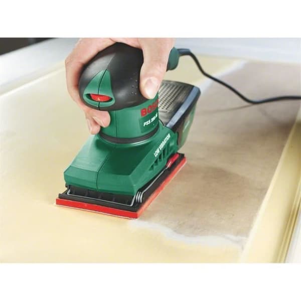 Bosch Corded Orbital Sander - PSS 250 AE (250W, förvaringsväska, P80, P120, P180 slipskivor)