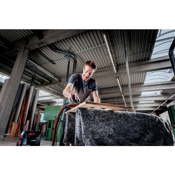 Excenter slipmaskin Diam 150 mm 350 W oscillationscirkel 5 mm med låda SXE 150-5.0 BL Metabo
