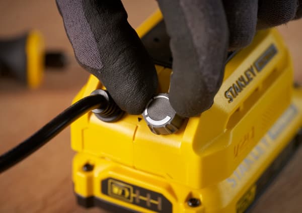 Multisliber minigravør batteridrevet V20 STANLEY FATMAX SFMCE030B-XJ BODY