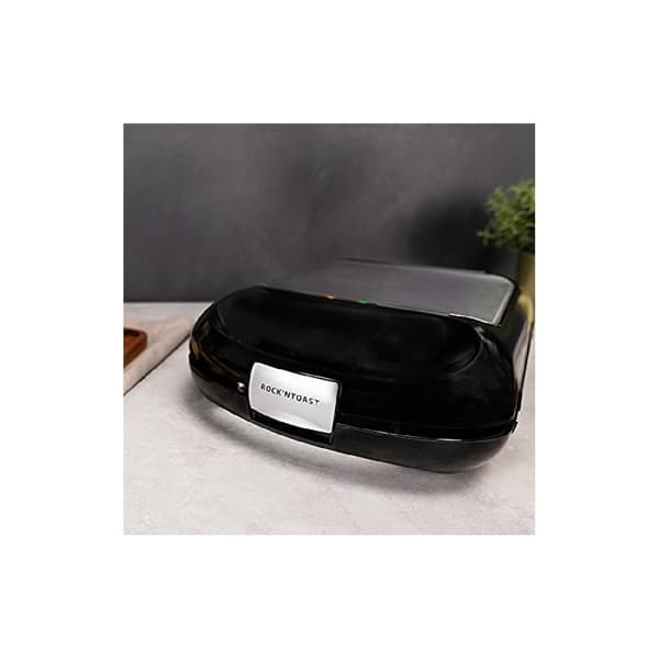 Cecotec Sandwich maker for 4 sandwiches with stainless-steel finish, 1500 W power and non-stick coating plates.