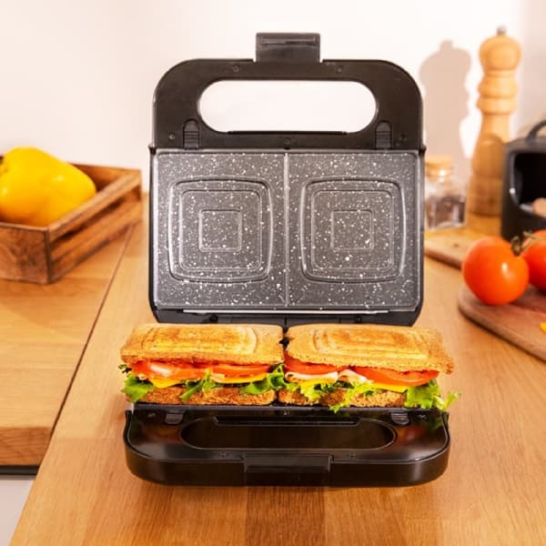 Cecotec Double sandwich maker with stainless-steel finish, 1000 W and 4 interchangeable plates coated with RockStone.