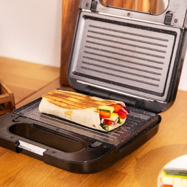 Cecotec Double sandwich maker with stainless-steel finish, 1000 W and 4 interchangeable plates coated with RockStone.