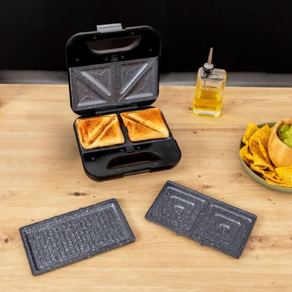 Cecotec Sandwich maker for 2 sandwiches with stainless-steel finish, 800 W power, 3 interchangeable plates and non-stick coating.