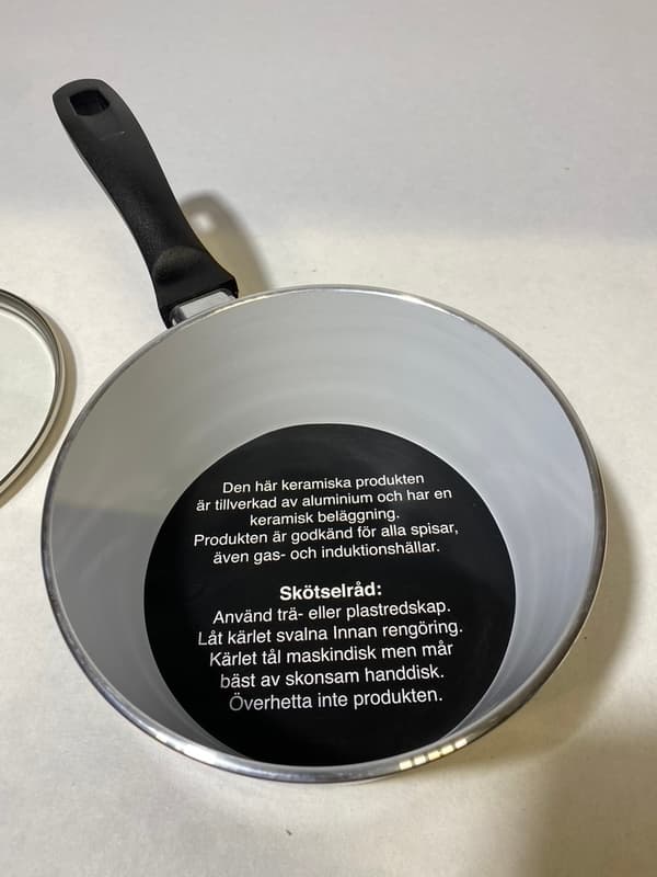 Snygg kastrull i modern design  1.9 l, keramisk beläggning