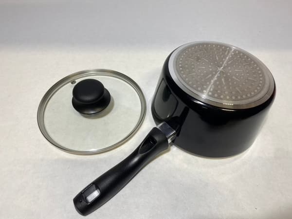 Snygg kastrull i modern design  1.9 l, keramisk beläggning