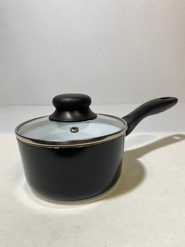 Snygg kastrull i modern design  1.9 l, keramisk beläggning