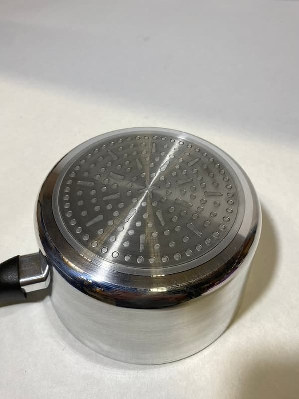Liten behändig kastrull 1,9 L med keramisk beläggning