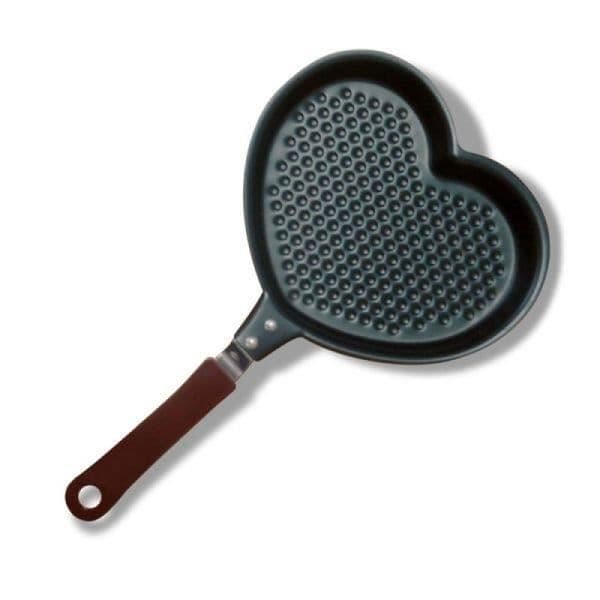 Hjärtformad stekpanna med non-stick beläggning 16 cm * Diameter: 16 cm * Non-stick beläggning Funktioner: stekpanna