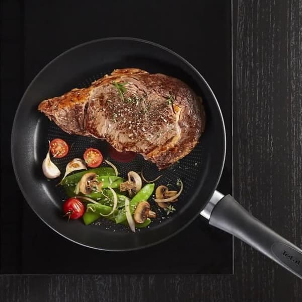 Stekpanna - Tefal - Ultimate - 28cm - Titanium 3X non-stick - Alla värmekällor + induktion