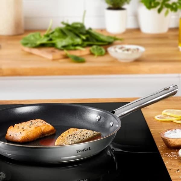 Tefal Stekpanna 32 cm, Induktion, Non-stick beläggning, Rostfritt stål 18/10, 10 års garanti, 3-lagers bas, Hälsosam matlagning, Gryta av