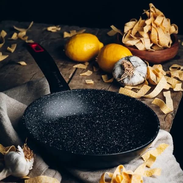 MONIX Titan Rock | Stekpanna 18 cm, smidd aluminium, full induktionsbotten, non-stick in- och utvändigt, kompatibel med alla spisar