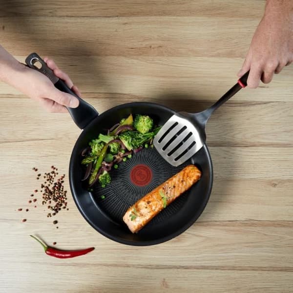 TEFAL G2550602 Stekpanna 28 cm OBEGRÄNSAD - Alla värmekällor inklusive induktion - Tillverkad i Frankrike - Svart