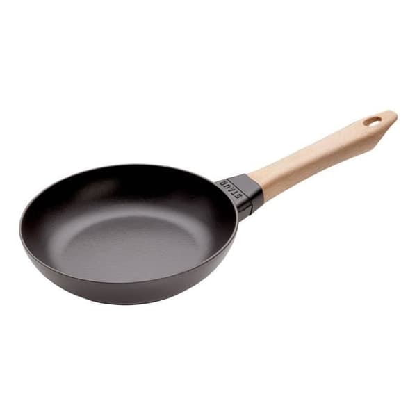 Gjutjärnspann - STAUB - 20 cm - Trähandtag - Induktionskompatibel - Svart