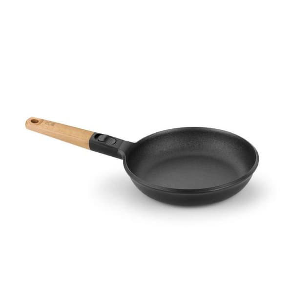 BRA Marknad | Stekpanna 26 cm, aluminiumgjutning, avtagbart handtag i naturligt trä, tredubbelt non-stick utan PFOA, lämplig för alla