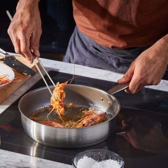 Fiskars Sautépanna med lock, Ø 26 cm, Lämplig för alla värmekällor inklusive induktion, All Steel - 6424002014935
