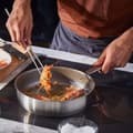 Miniatyrbild 3 av 4: Fiskars Sautépanna med lock, Ø 26 cm, Lämplig för alla värmekällor inklusive induktion, All Steel - 6424002014935