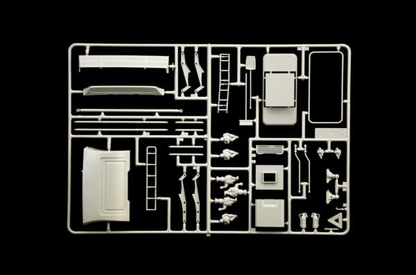 ITALERI 1:24 - Volvo F12 Intercooler Low Roof