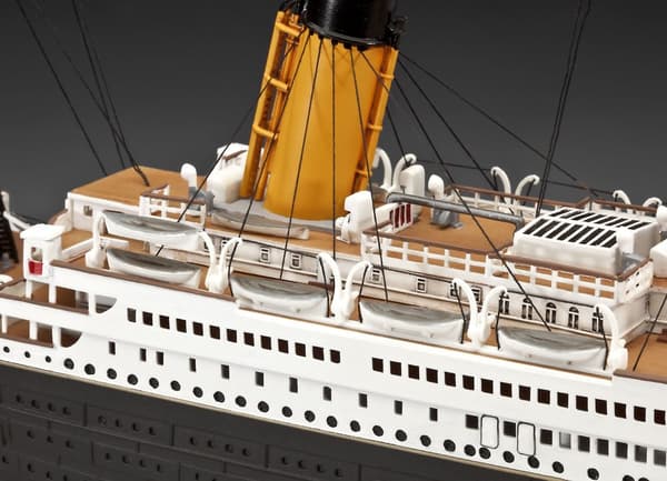 Revell 1:400 - Titanic 100-årsjubileum