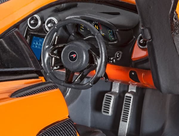 Revell 1:24 - McLaren 570S