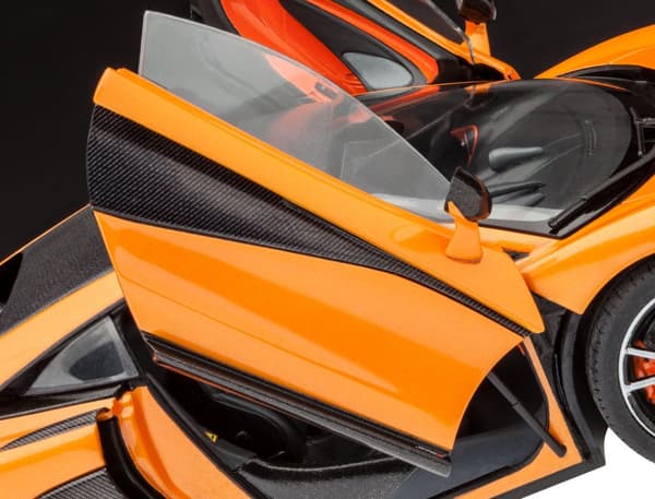 Revell 1:24 - McLaren 570S