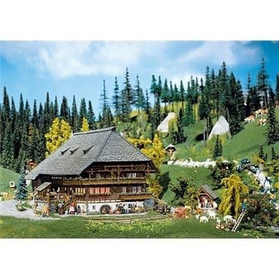 Stads- och landsbygdsmodelltillverkning H0 - Faller - Black Forest Farm - Barn 3 år och uppåt - Plastmaterial