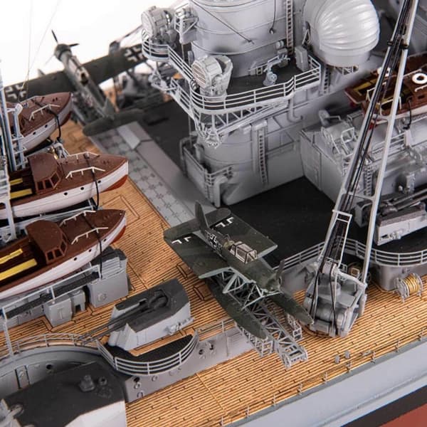 Amati - Bismarck Battleship Kit