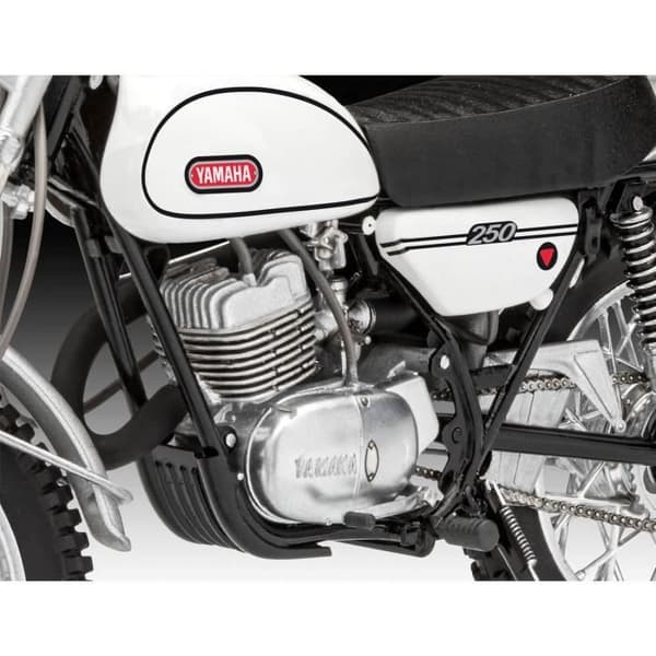 Motorcykelmodell - REVELL - Yamaha 250 DT-1 - Plast - 61 stycken - Vuxen