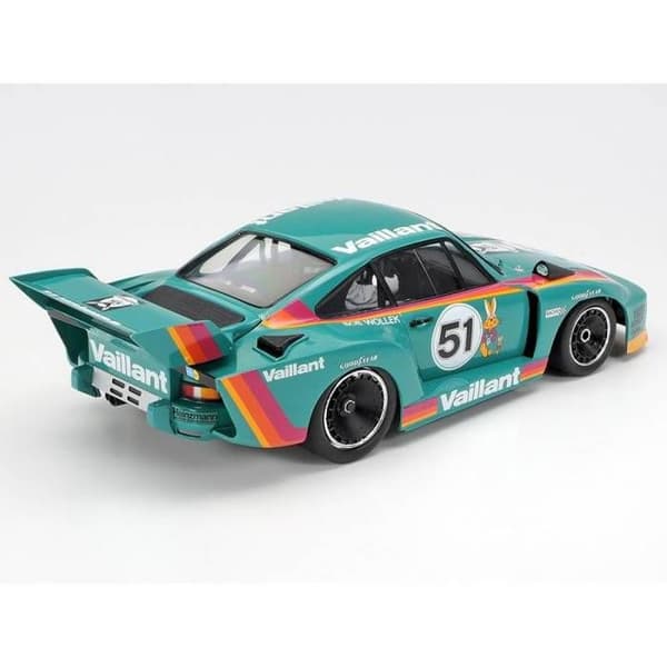 Bilmodell - TAMIYA - Porsche 935 Vaillant - Skala 1:20 - Plast - För vuxna