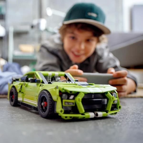 LEGO 42138 Technic Ford Mustang Shelby GT500, modell racerbil, byggbar leksak, för pojkar och flickor från 9 år och uppåt