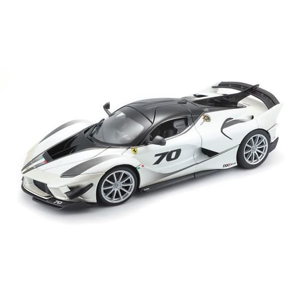 BBURAGO 1/18:e Ferrari FXX K Evo Bil - Vit