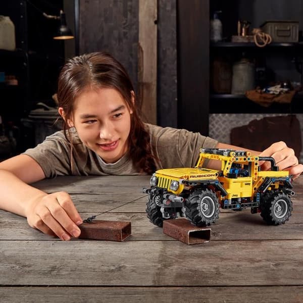 LEGO® Technic 42122 Jeep Wrangler Rubicon 4x4 samlarmodell, terräng-SUV, fordonsbyggsats